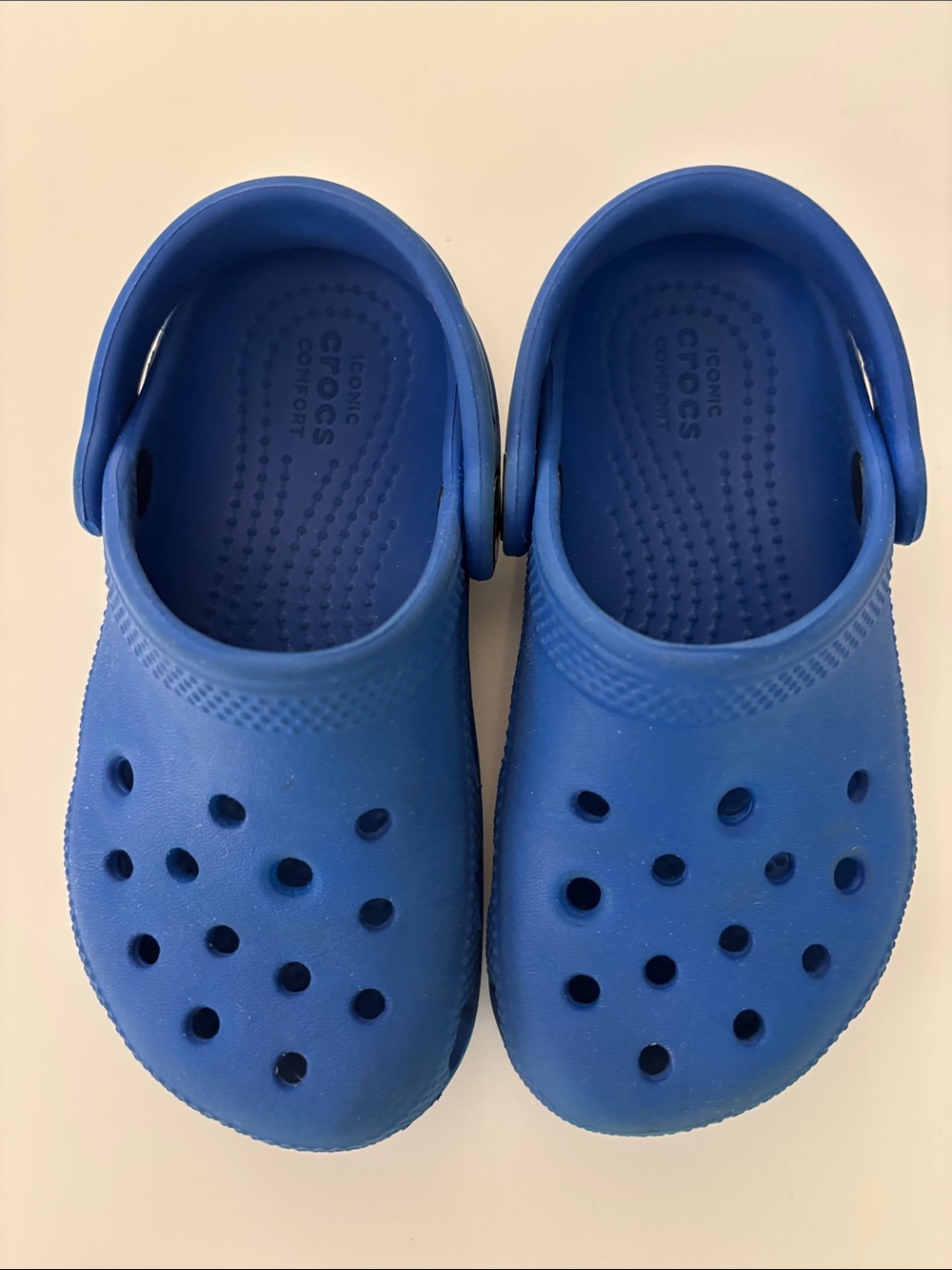 CROCS Kids Classic Clogs in Bright Blue
